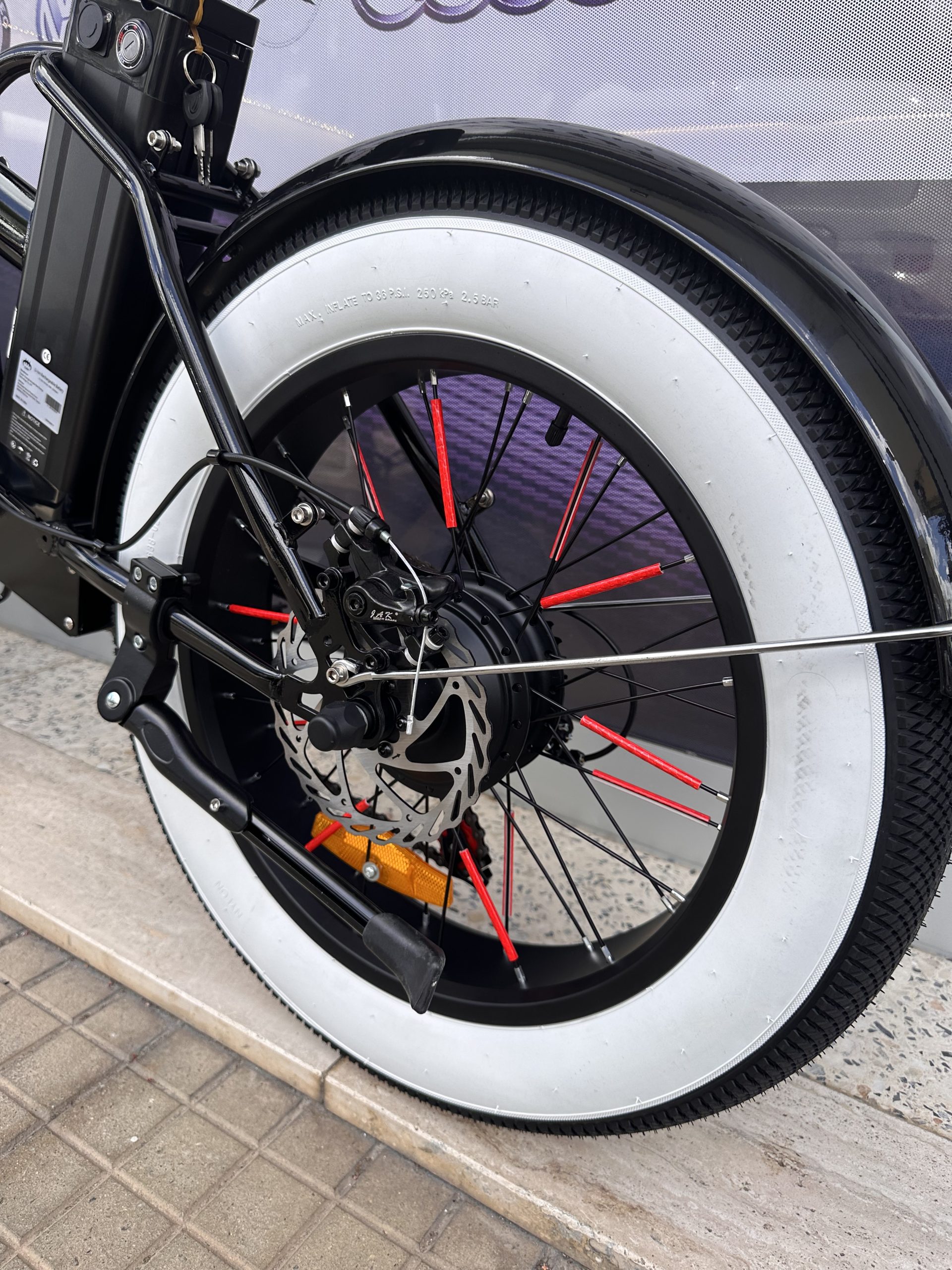 FAT BIKE ELETTRICA PIEGHEVOLE TELAIO DRITTO 250w - immagine 4