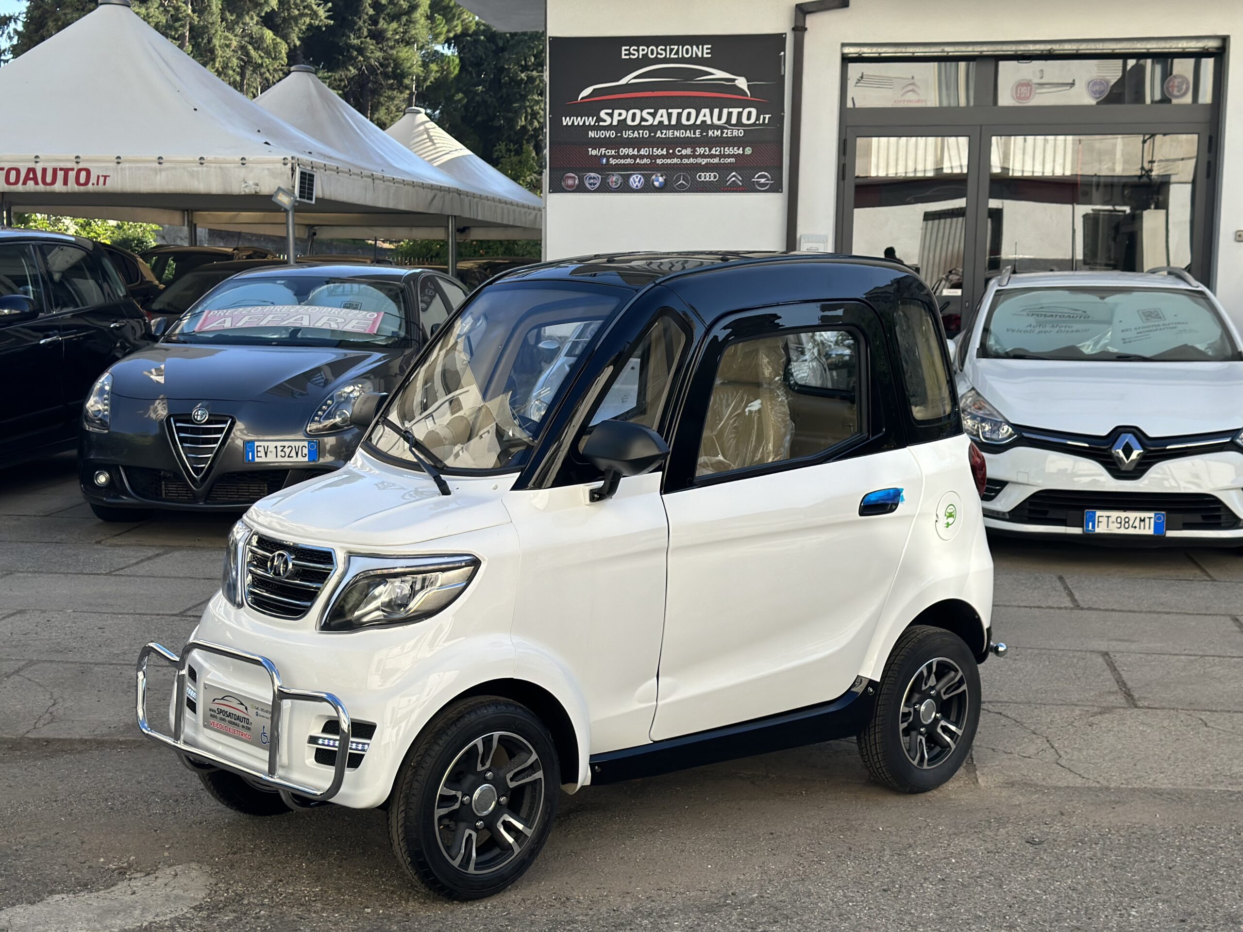 CABINATO PER DISABILI MOD. MOB 30 VOLANTE BIANCO