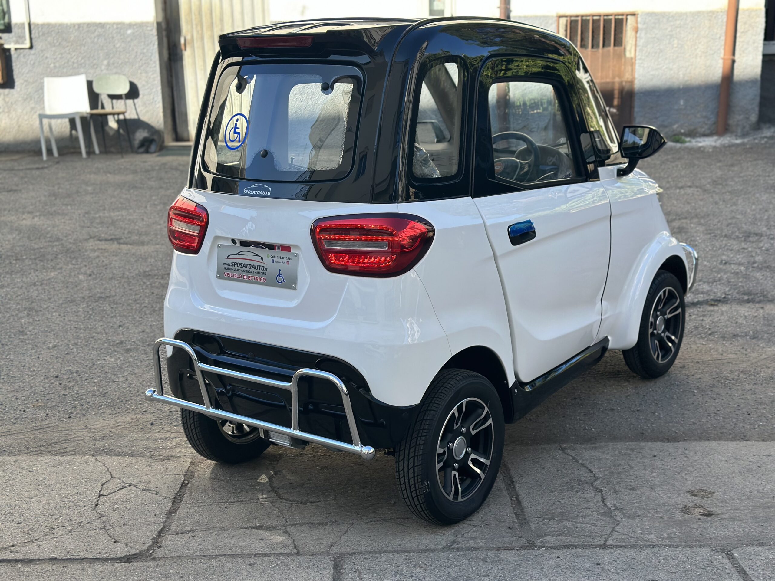 CABINATO PER DISABILI MOD. MOB 30 VOLANTE BIANCO - immagine 5
