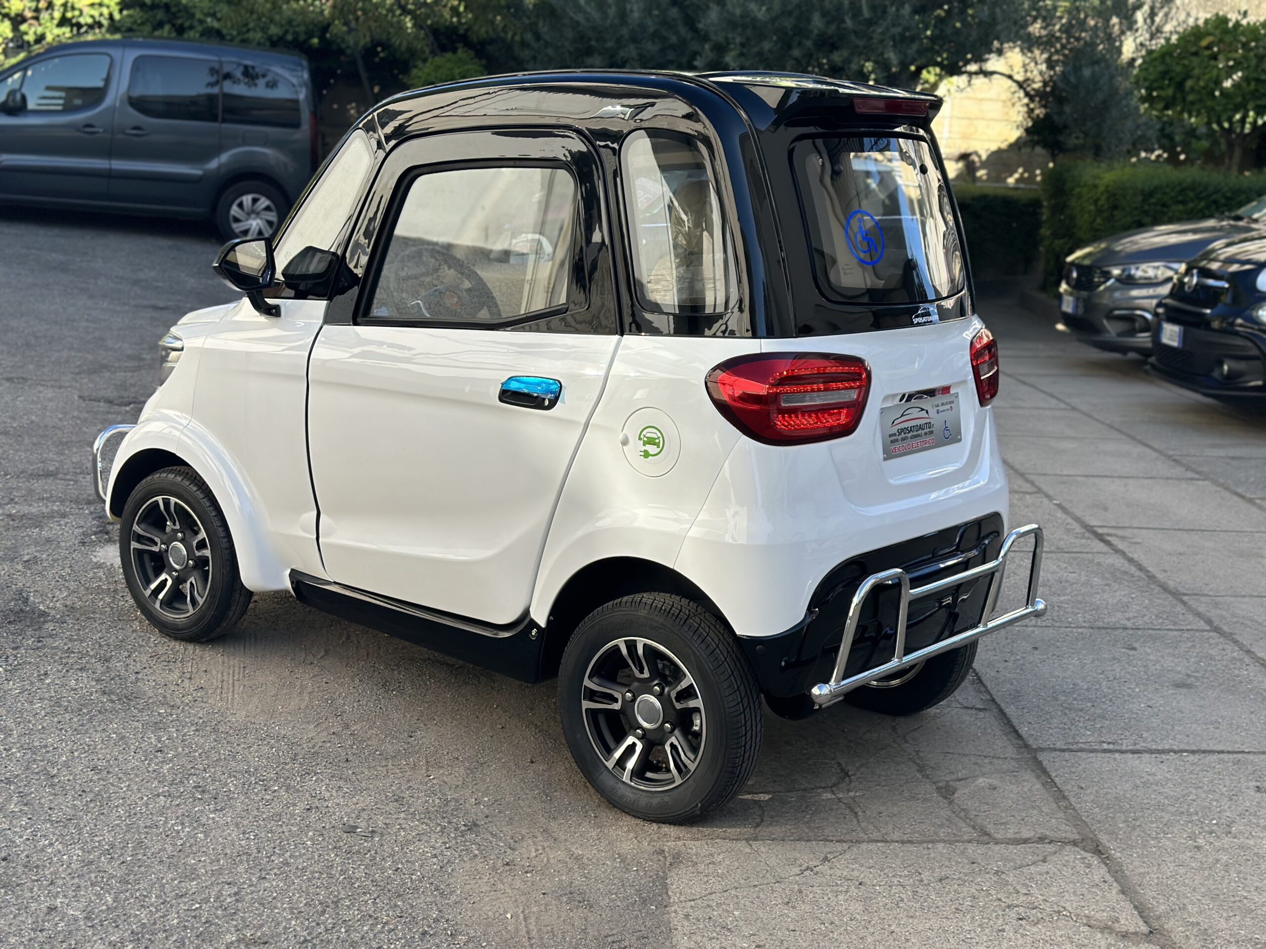 CABINATO PER DISABILI MOD. MOB 30 VOLANTE BIANCO - immagine 7