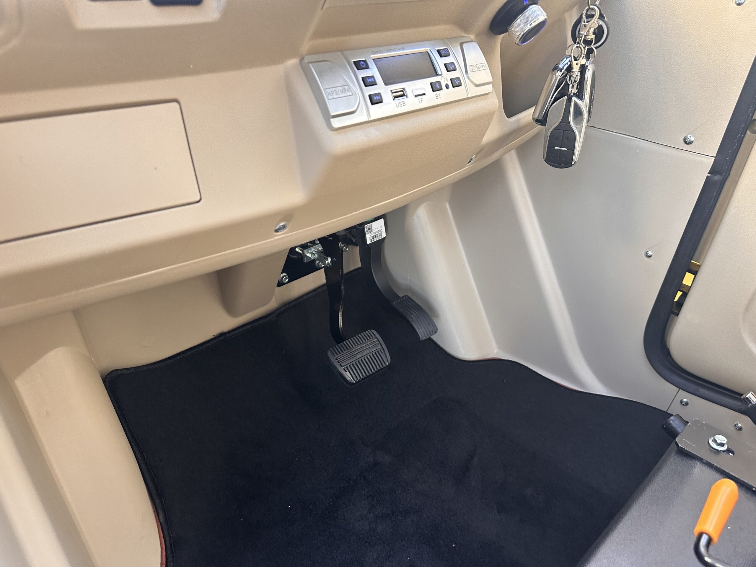 CABINATO PER DISABILI MOD. MOB 30 VOLANTE BIANCO - immagine 12